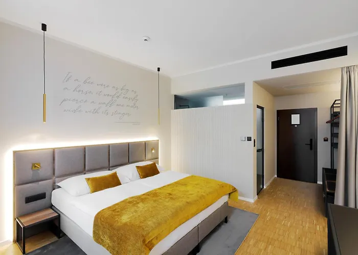 Prokop Square 4*