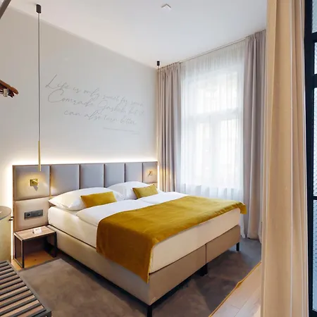 Ξενοδοχείο Prokop Square 4*