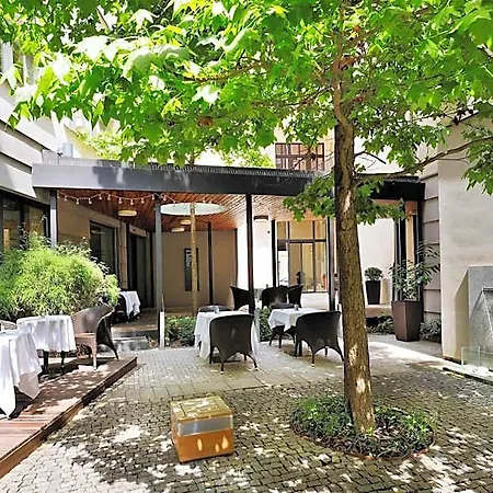 فندق Prokop Square 4*