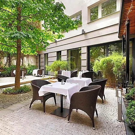 Prokop Square 4*
