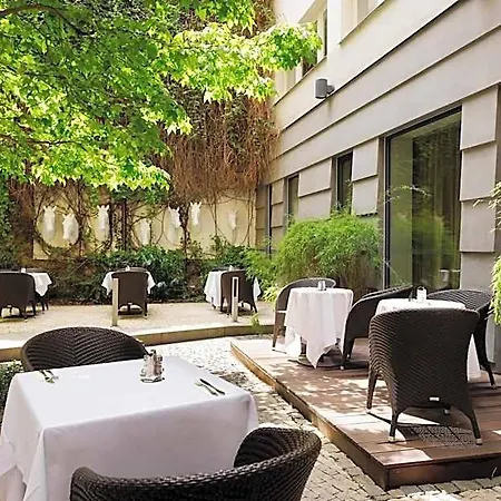 Prokop Square 4*