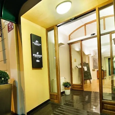 Prokop Square 4*