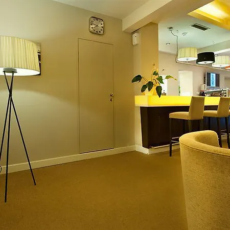 Ξενοδοχείο Prokop Square 4*