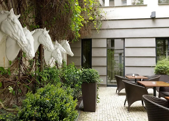 Prokop Square 4*