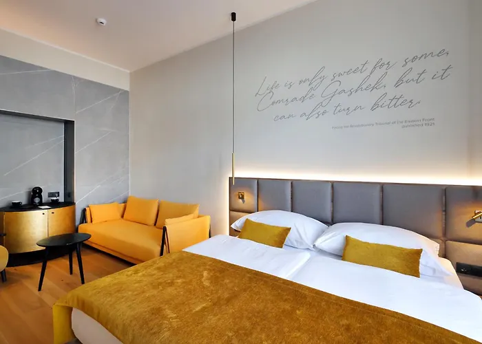 Prokop Square Otel 4*