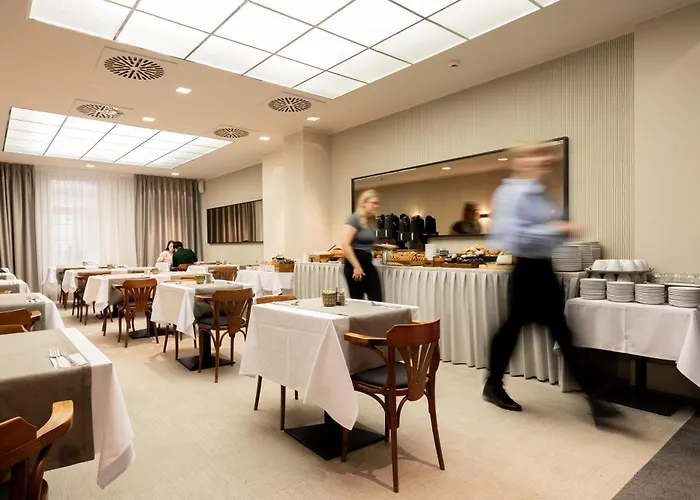 Prokop Square Otel 4*