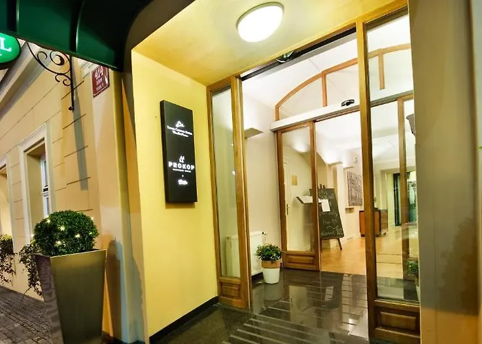 Prokop Square 4*