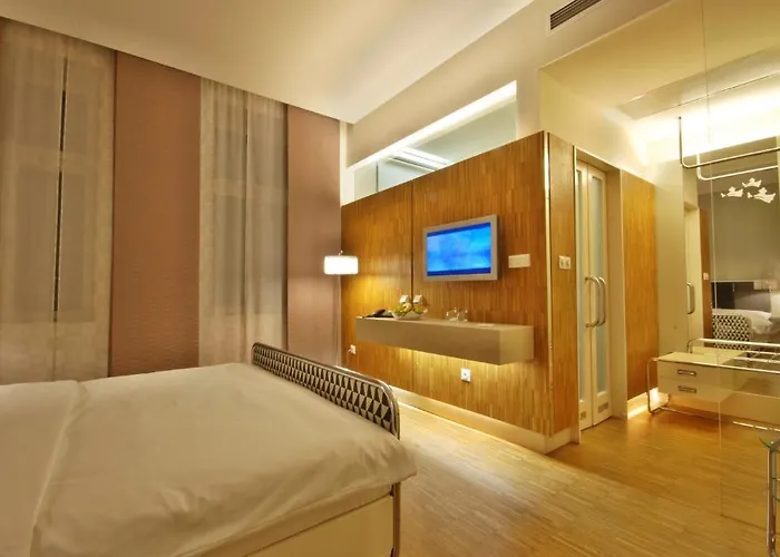 Prokop Square Otel 4*